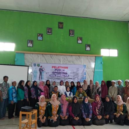 Pemdes Gunung Ulin Gelar Pelatihan Public Speaking Guna Memaksimalkan Pelayanan Kepada Masyarakat